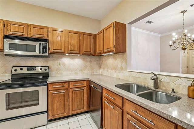 2499 Peachtree Road NE 406, Atlanta, GA 30305
