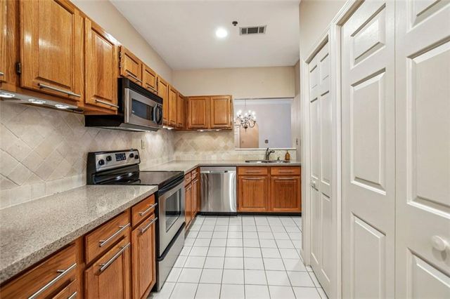 2499 Peachtree Road NE 406, Atlanta, GA 30305