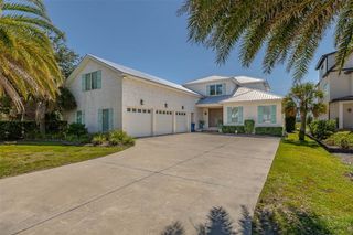 305 Yacht Club Lane, St Simons Island, GA 31522