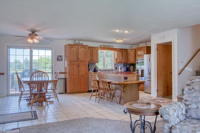 1300 W Hibbard Road, Owosso, MI 48867