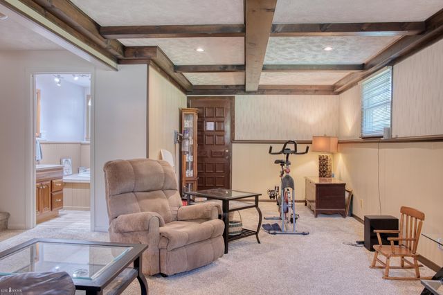 1300 W Hibbard Road, Owosso, MI 48867
