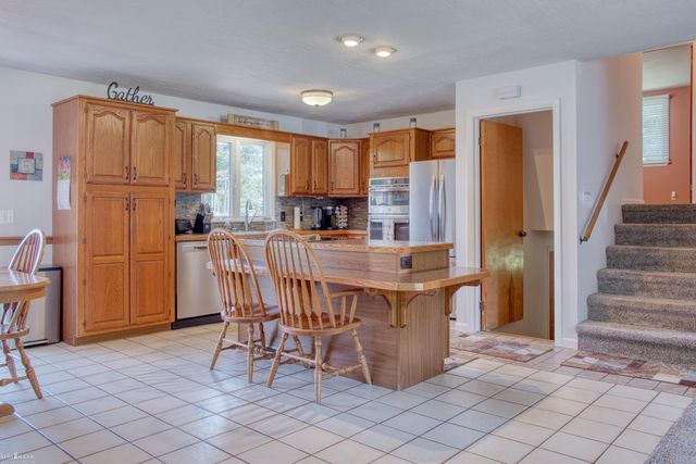 1300 W Hibbard Road, Owosso, MI 48867