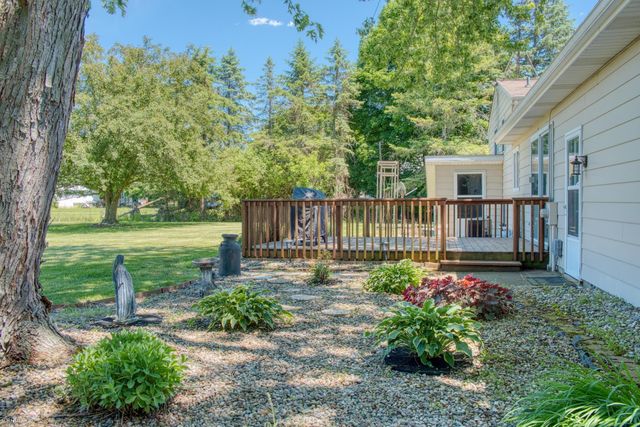 1300 W Hibbard Road, Owosso, MI 48867