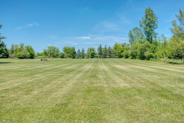 1300 W Hibbard Road, Owosso, MI 48867