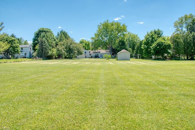 1300 W Hibbard Road, Owosso, MI 48867