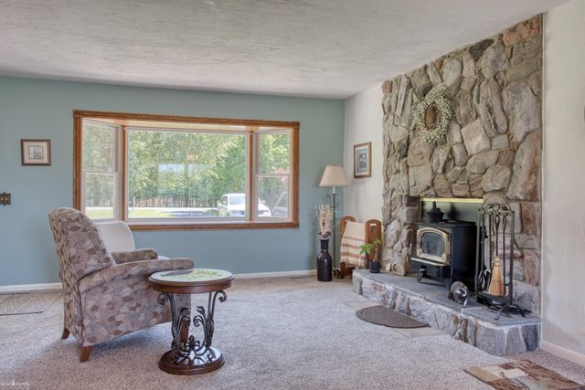 1300 W Hibbard Road, Owosso, MI 48867
