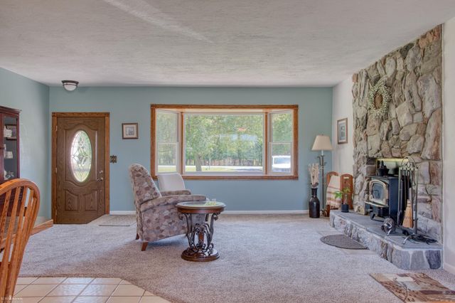 1300 W Hibbard Road, Owosso, MI 48867