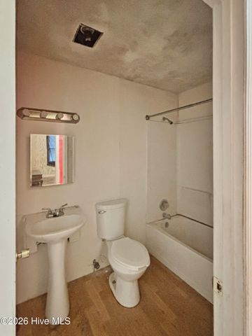 42 N Sixth Street, Clarkton, NC 28433