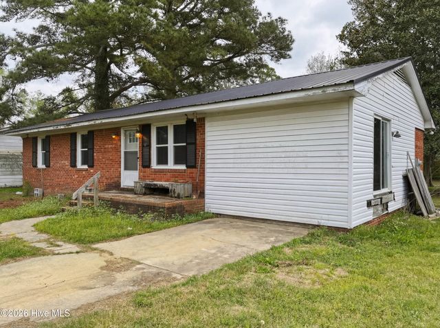42 N Sixth Street, Clarkton, NC 28433