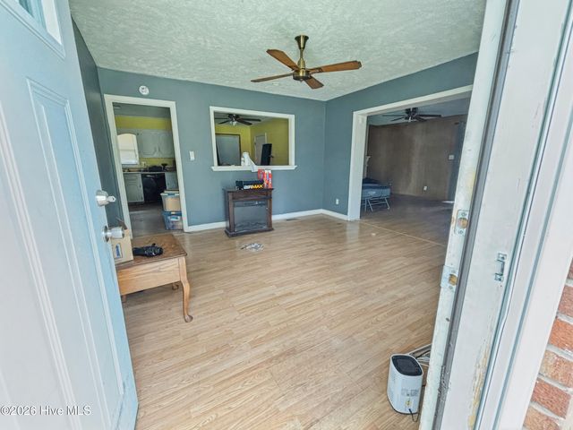 42 N Sixth Street, Clarkton, NC 28433