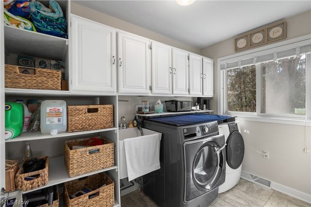 405 Snow Avenue, Coventry, OH 44319