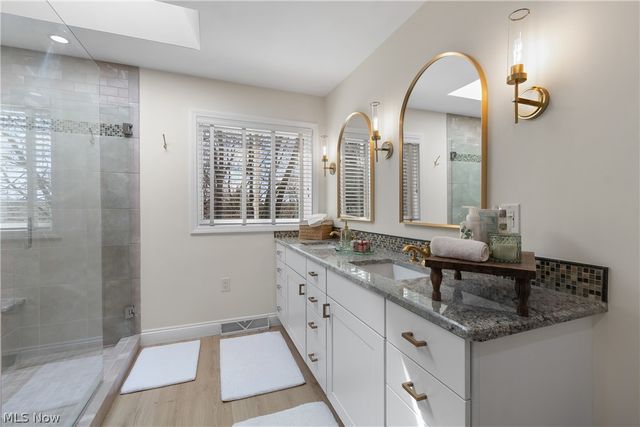 405 Snow Avenue, Coventry, OH 44319