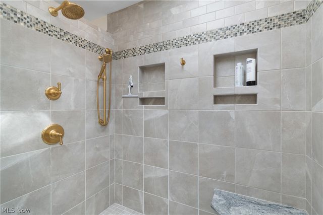 405 Snow Avenue, Coventry, OH 44319