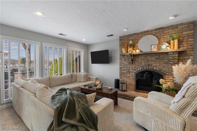 405 Snow Avenue, Coventry, OH 44319
