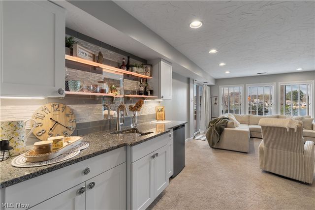 405 Snow Avenue, Coventry, OH 44319