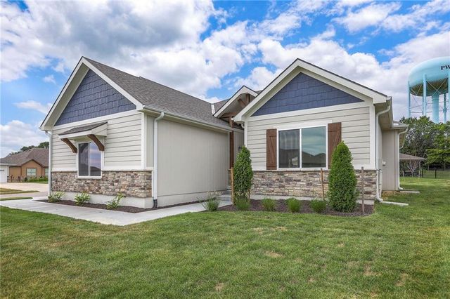 9301 SW Leviathan Court, Lee's Summit, MO 64064