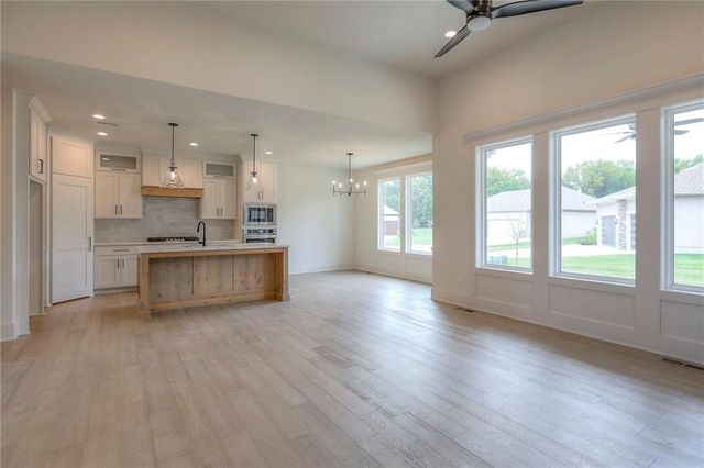 9301 SW Leviathan Court, Lee's Summit, MO 64064