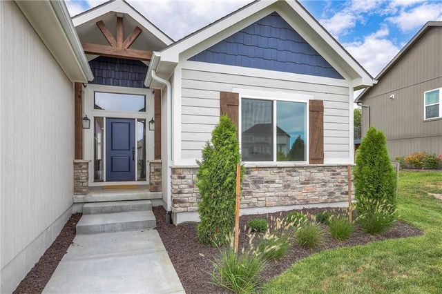 9301 SW Leviathan Court, Lee's Summit, MO 64064