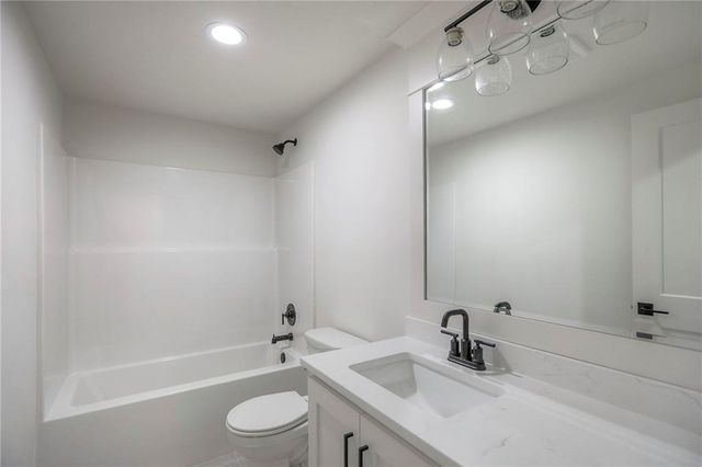 9301 SW Leviathan Court, Lee's Summit, MO 64064