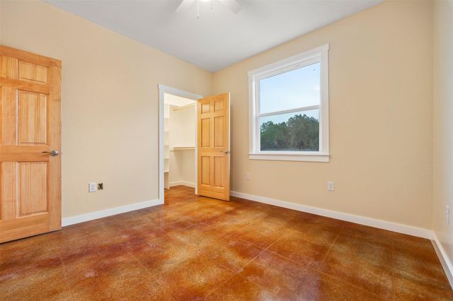 5 Quiet Meadow CIR, Wimberley, TX 78676