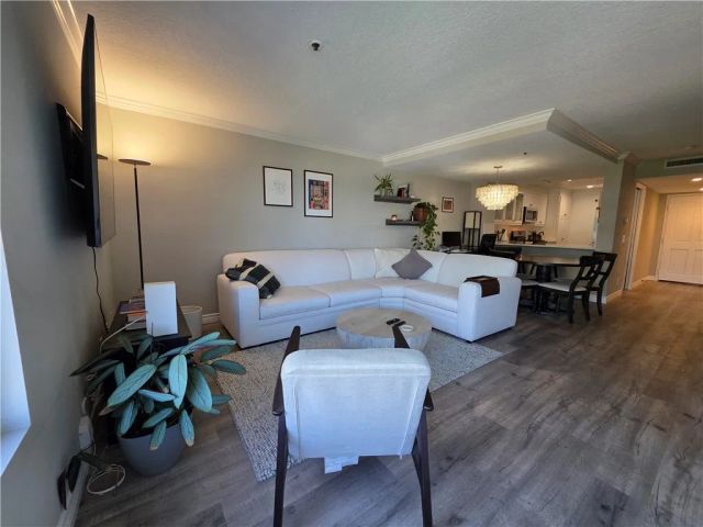 220 Nice 215, Newport Beach, CA 92663