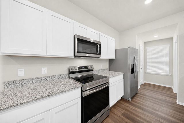 216 Rockbridge Drive, Huntsville, TX 77340