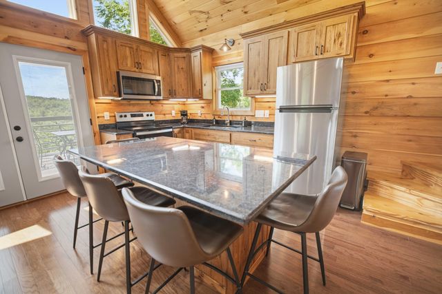 711 Worley Hill Top Road, Stearns, KY 42647