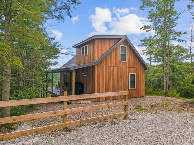 711 Worley Hill Top Road, Stearns, KY 42647