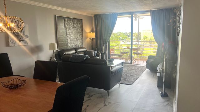 2871 Somerset Drive 414, Lauderdale Lakes, FL 33311