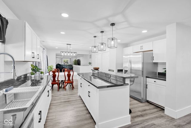 8515 N Briarwood Lake South Court, Monrovia, IN 46157