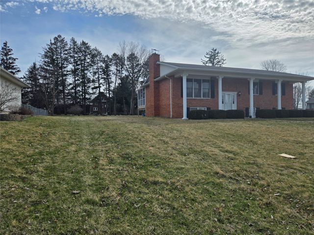 110 Bicentennial Court, Webster City, IA 50595