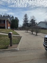 110 Bicentennial Court, Webster City, IA 50595