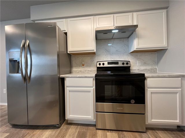 1225 W Sunset Drive, Rogers, AR 72756