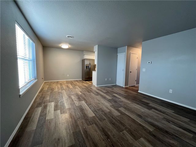 1225 W Sunset Drive, Rogers, AR 72756