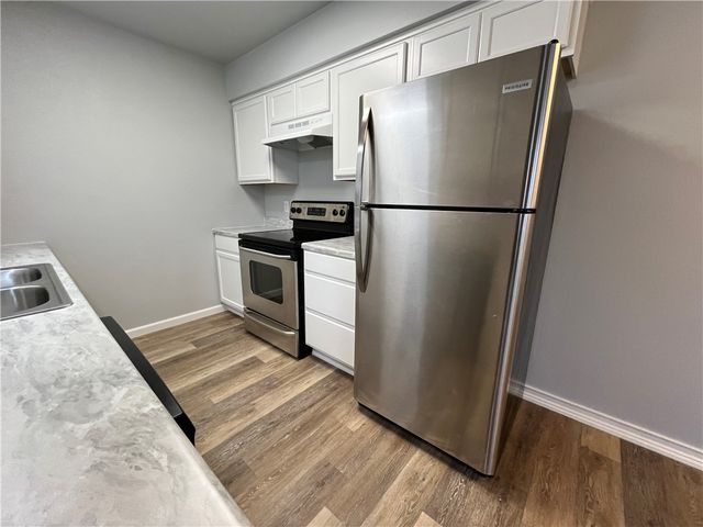 1225 W Sunset Drive, Rogers, AR 72756