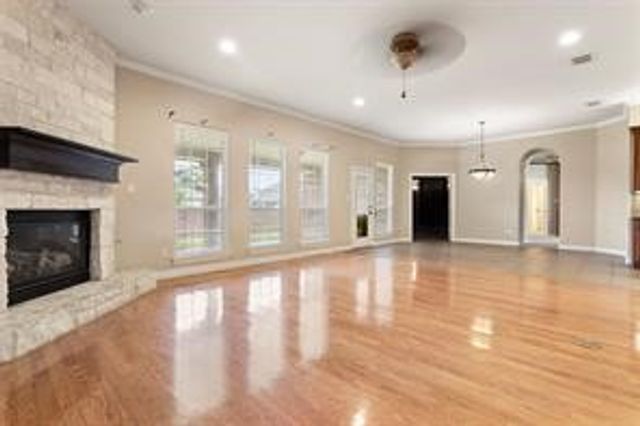 5624 English Oak Drive, Fort Worth, TX 76244