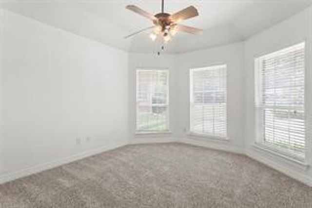5624 English Oak Drive, Fort Worth, TX 76244