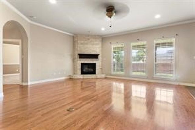 5624 English Oak Drive, Fort Worth, TX 76244