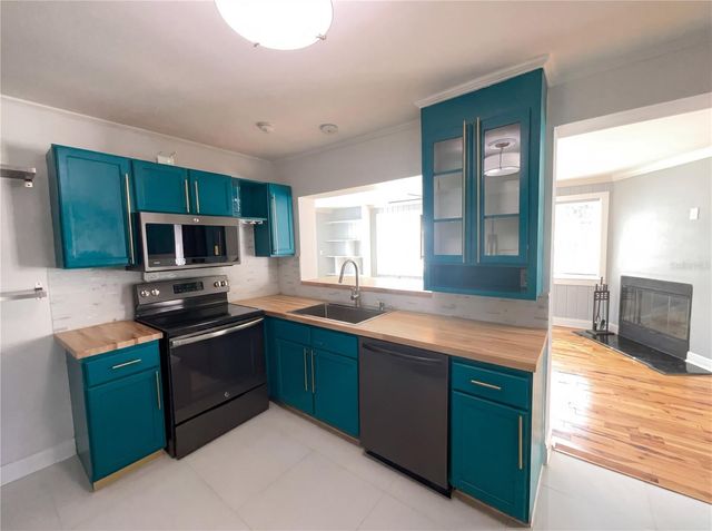 302 E DRURY AVENUE, Kissimmee, FL 34744