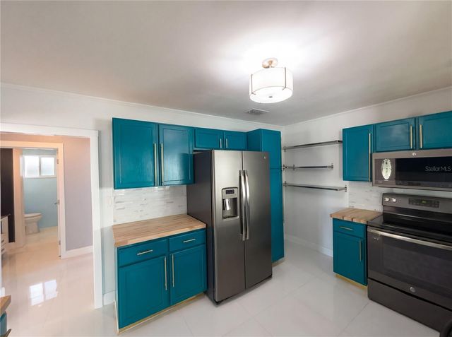 302 E DRURY AVENUE, Kissimmee, FL 34744