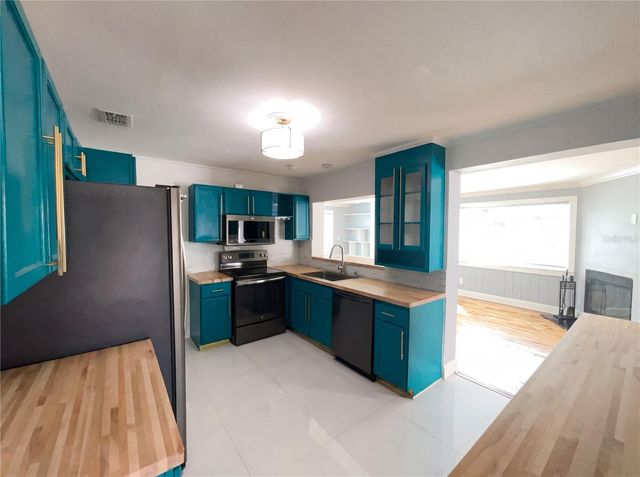 302 E DRURY AVENUE, Kissimmee, FL 34744