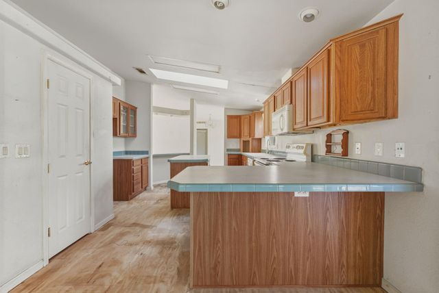 171 Mustang DR, Paige, TX 78659