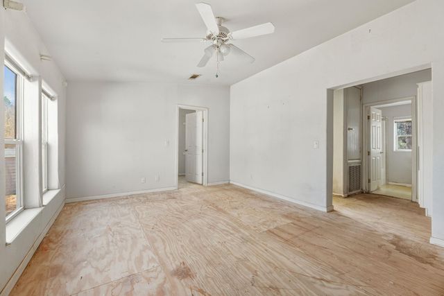 171 Mustang DR, Paige, TX 78659