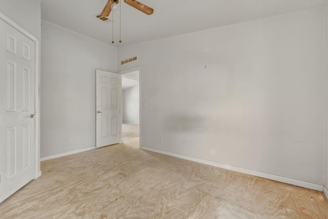 171 Mustang DR, Paige, TX 78659