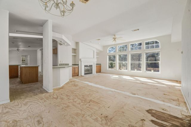 171 Mustang DR, Paige, TX 78659