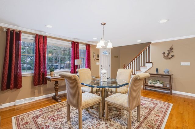 3 Jupiter Ln, Yarmouth, MA 02664