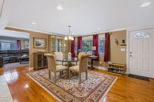 3 Jupiter Ln, Yarmouth, MA 02664