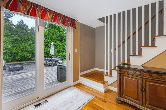 3 Jupiter Ln, Yarmouth, MA 02664