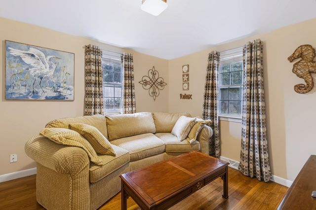 3 Jupiter Ln, Yarmouth, MA 02664