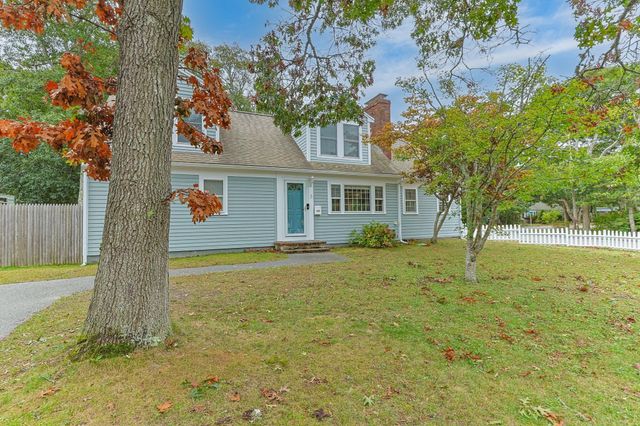 3 Jupiter Ln, Yarmouth, MA 02664